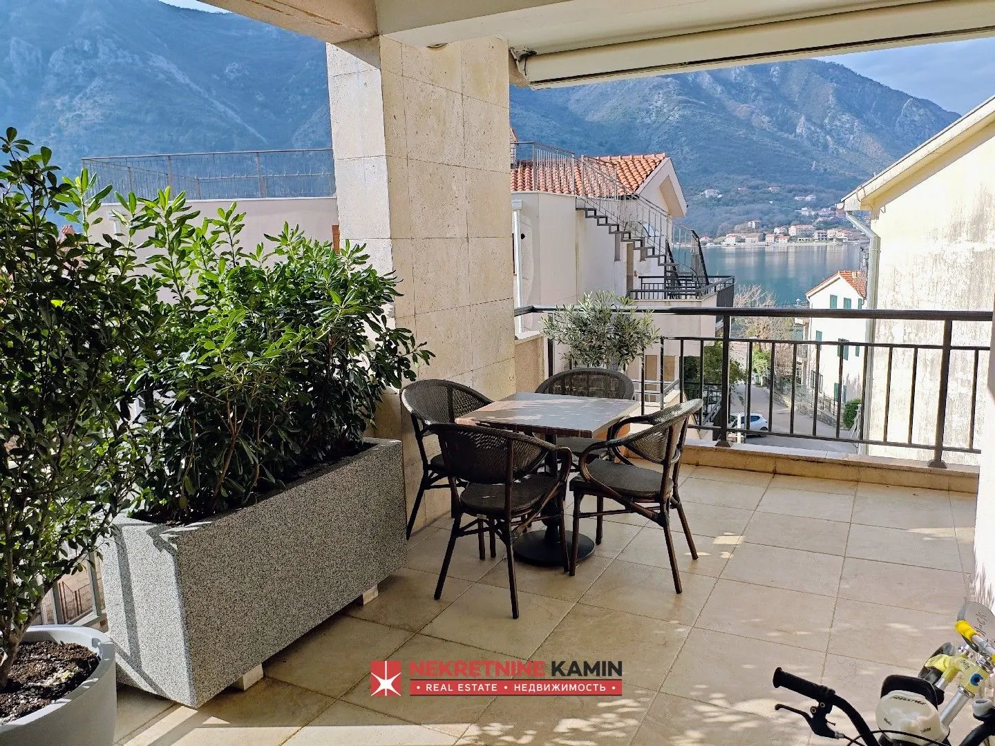 Prodaja, trosoban stan, 114m², Dobrota, Kotor