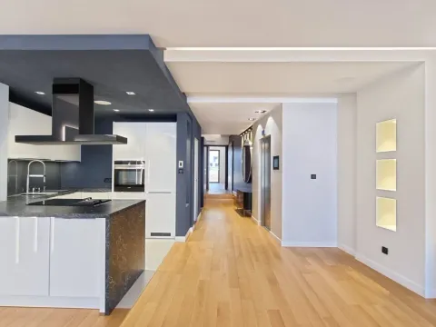 Sale, two bedroom apartment, 108m², Budva, Crna Gora - image 21