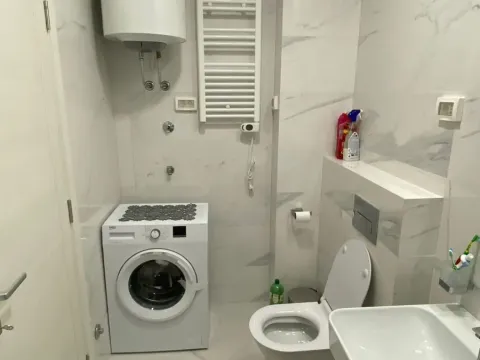 Izdavanje, jednosoban stan, 48m², Central Point, Podgorica - image 9