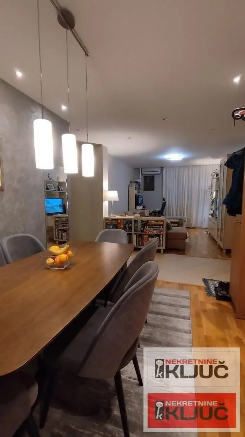 Prodaja, trosoban stan, 75m², Novo naselje, Novi Sad