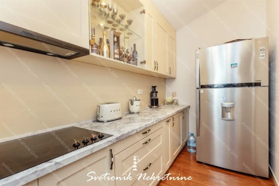 Prodaja, dvosoban stan, 180m², Savina, Herceg Novi
