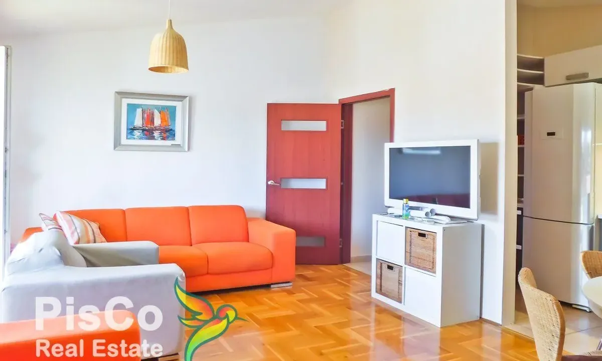 Izdavanje, dvosoban stan, 68m², Blok 9, Podgorica