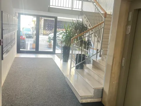 Prodaja, jednosoban stan, 47m², City Kvart, Podgorica - image 9