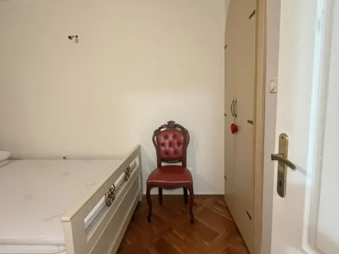 Izdavanje, četvorosoban stan, 120m², Škaljari, Kotor - image 8