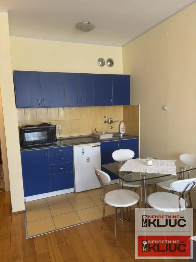 Izdavanje, garsonjera, 31m², Rotkvarija, Novi Sad Sve Podlokacije
