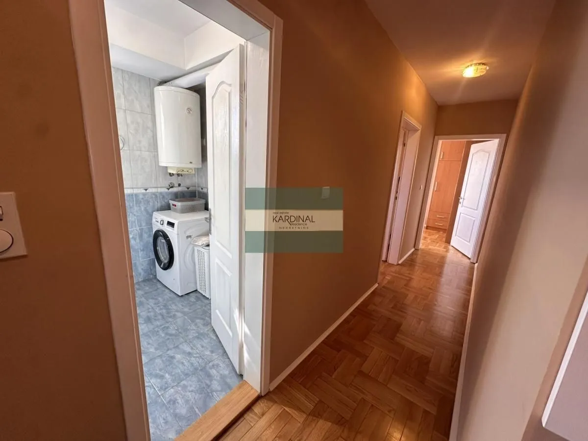 Izdavanje, dvosoban stan, 71m², Centar, Kragujevac