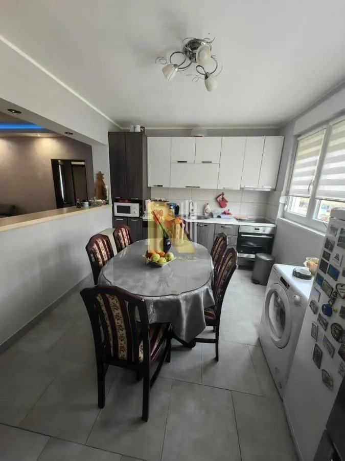 Prodaja, četvorosoban stan, 95m², Bulevar Oslobodjenja, Novi Sad Sve Podlokacije