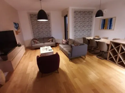 Izdavanje, trosoban stan, 95m², City Kvart, Podgorica - image 7