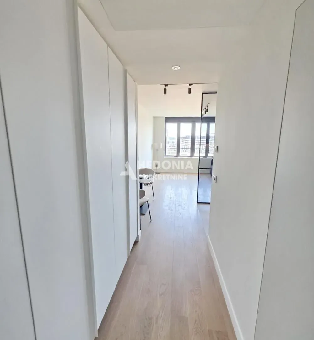 Prodaja, dvosoban stan, 33m², Novi Beograd Blok 65, Novi Beograd Sve Podlokacije