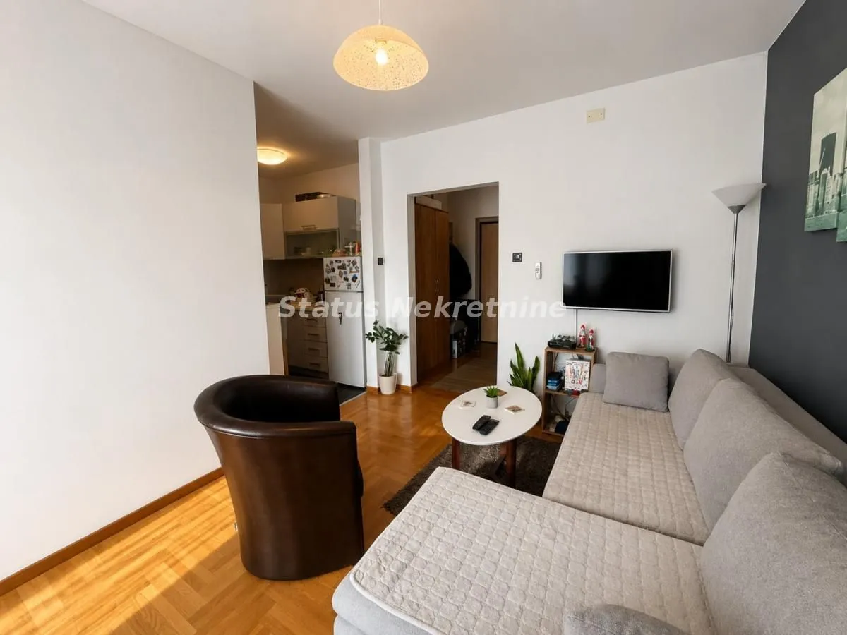 Prodaja, jednosoban stan, 36m², Adamovićevo Naselje, Novi Sad Sve Podlokacije