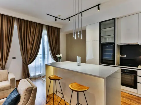 Izdavanje, dvosoban stan, 76m², Bečići, Budva - image 9