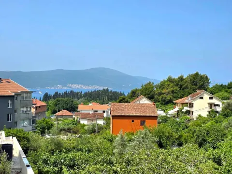 Izdavanje, kuća, 85m², Tivat, Crna Gora