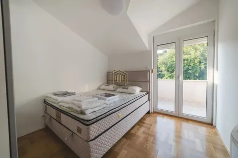 Rent, two bedroom apartment, 72m², Momišići, Podgorica - image 12