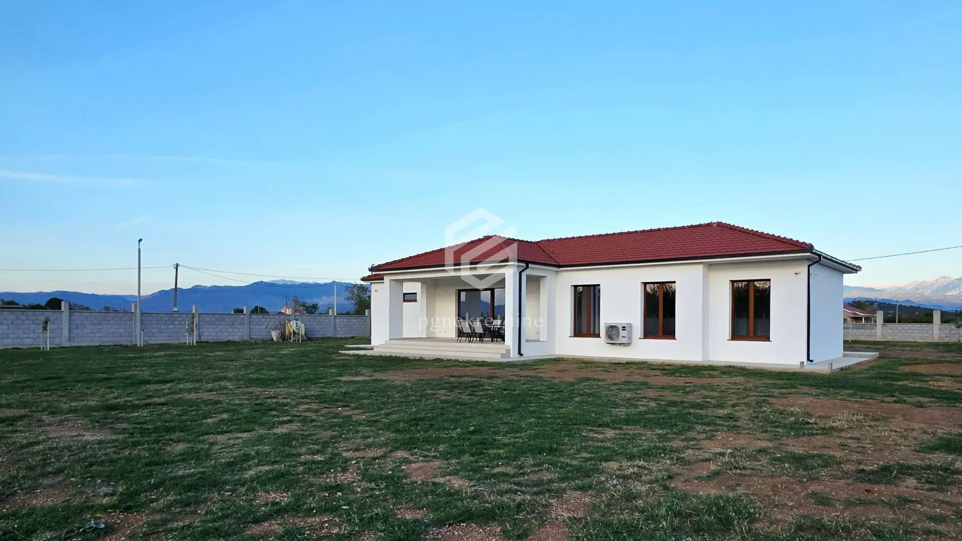Izdavanje, kuća, 190m², Golubac, Srbija
