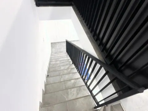 Izdavanje, poslovni prostor, 56m², Blok 9, Podgorica - image 2