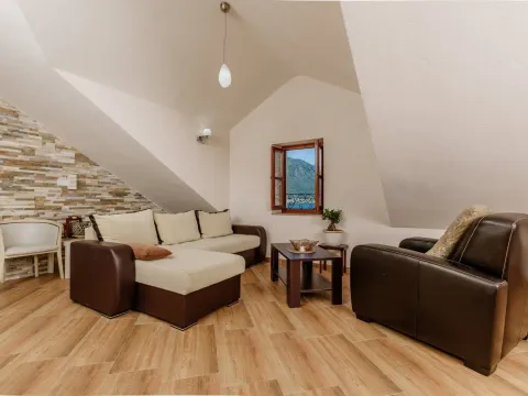 Prodaja, kuća, 370m², Kotor, Crna Gora - image 14