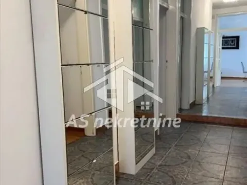 Izdavanje, četvorosoban stan, 135m², Senjak, Beograd - image 11