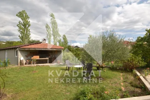 Rent, house, 200m², Dalmatinska ulica, Podgorica - image 30