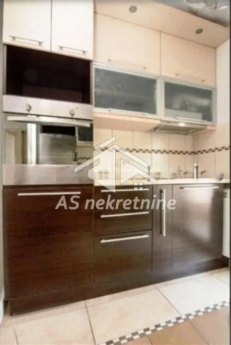 Rent, four bedroom apartment, 140m², Đeram Pijaca, Beograd