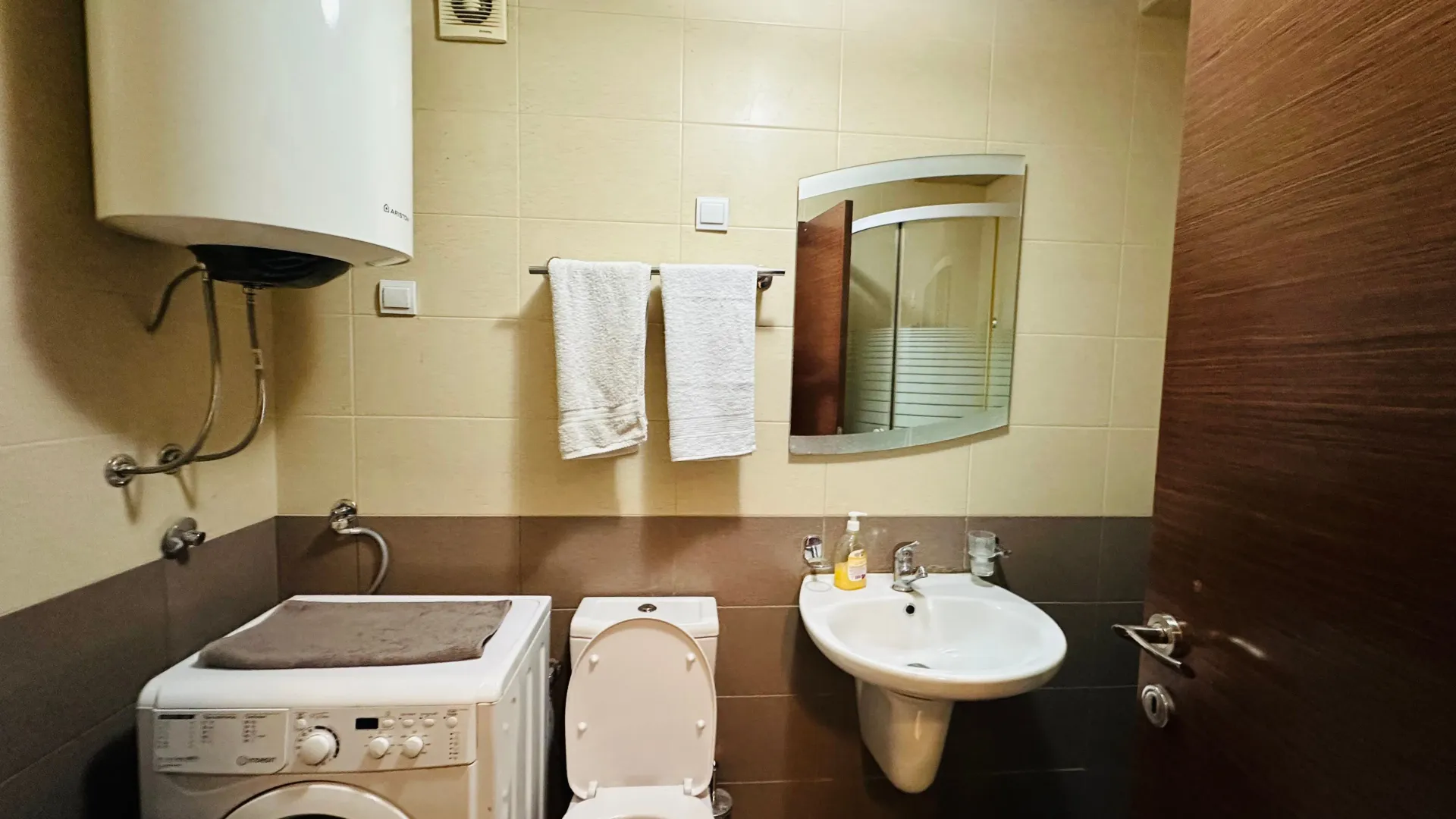 Izdavanje, dvosoban stan, 60m², Stari Aerodrom, Podgorica