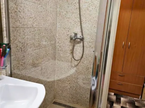 Izdavanje, dvosoban stan, 45m², Stari grad, Novi Sad - image 2