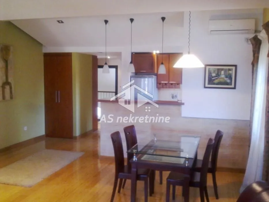 Izdavanje, trosoban stan, 100m², Savski Venac, Beograd