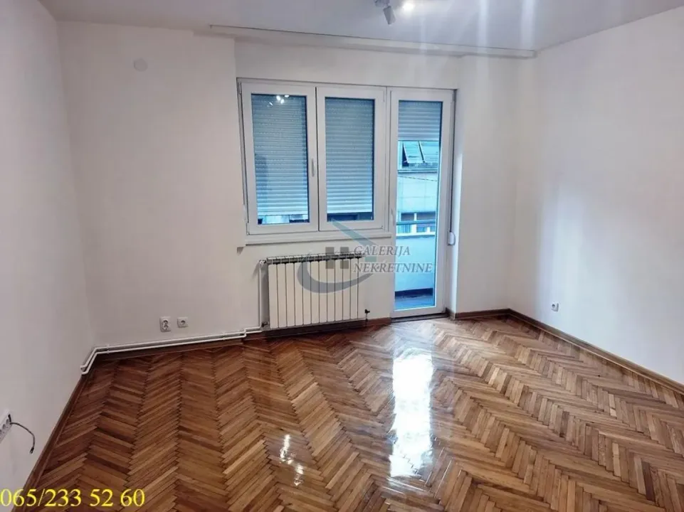Izdavanje, četvorosoban stan, 88m², Stari Grad, Beograd