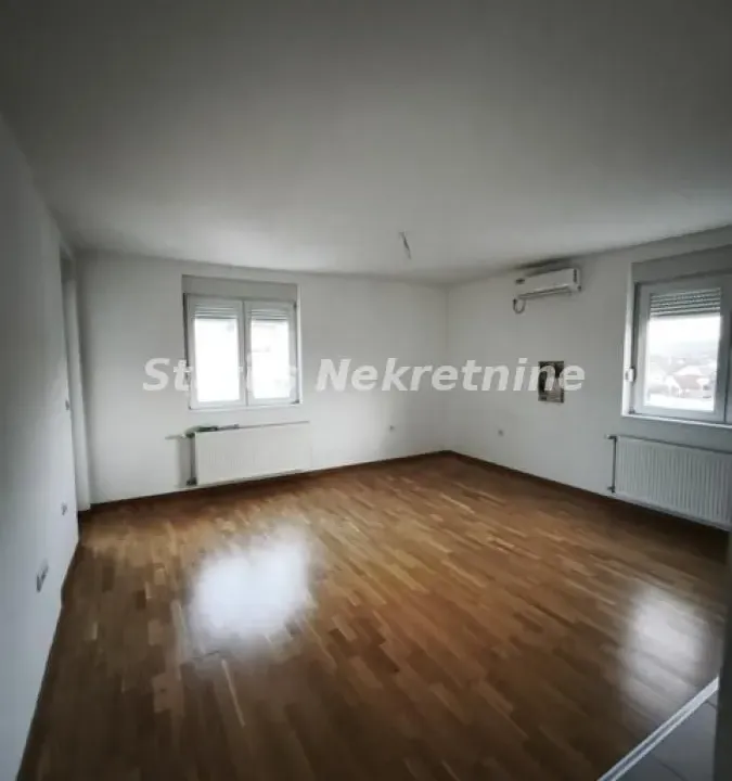 Izdavanje, trosoban stan, 60m², Bulevar patrijarha Pavla, Novi Sad Sve Podlokacije