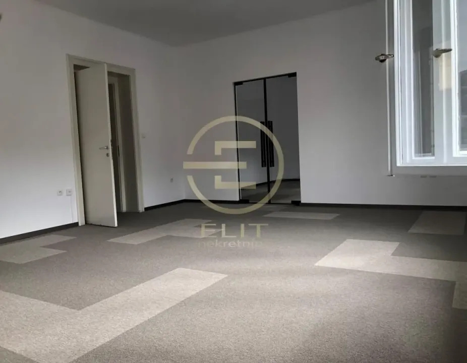 Izdavanje, poslovni prostor, 113m², Novi Sad Sve Podlokacije, Novi Sad