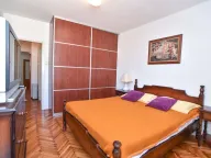 Rent, three bedroom apartment, 130m², Budva, Crna Gora - image 6