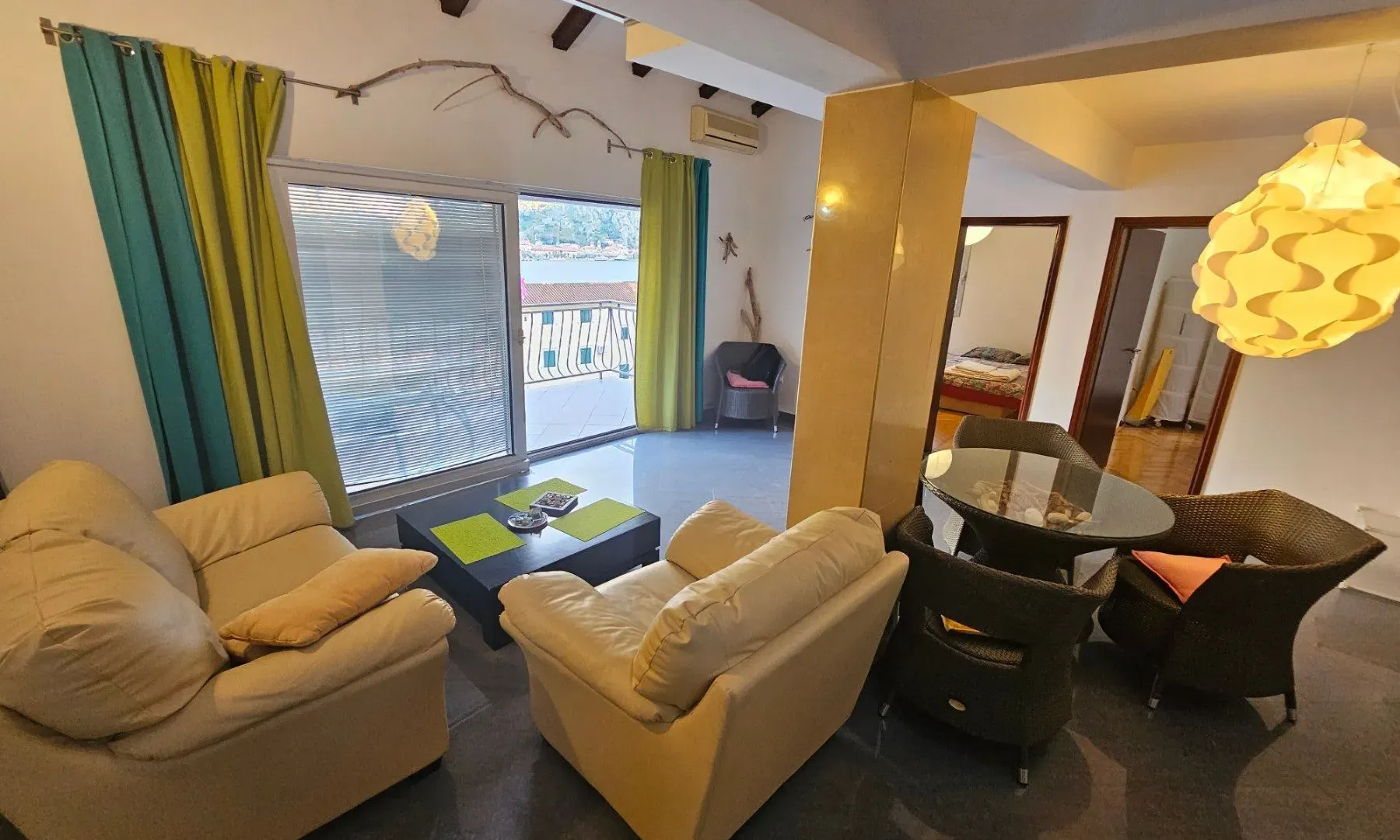 Prodaja, četvorosoban stan, 115m², Muo, Kotor