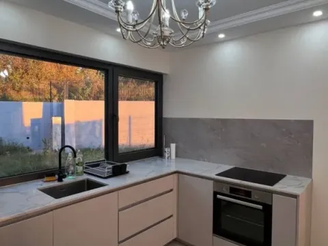 Izdavanje, kuća, 286m², Donja Lastva, Tivat - image 4