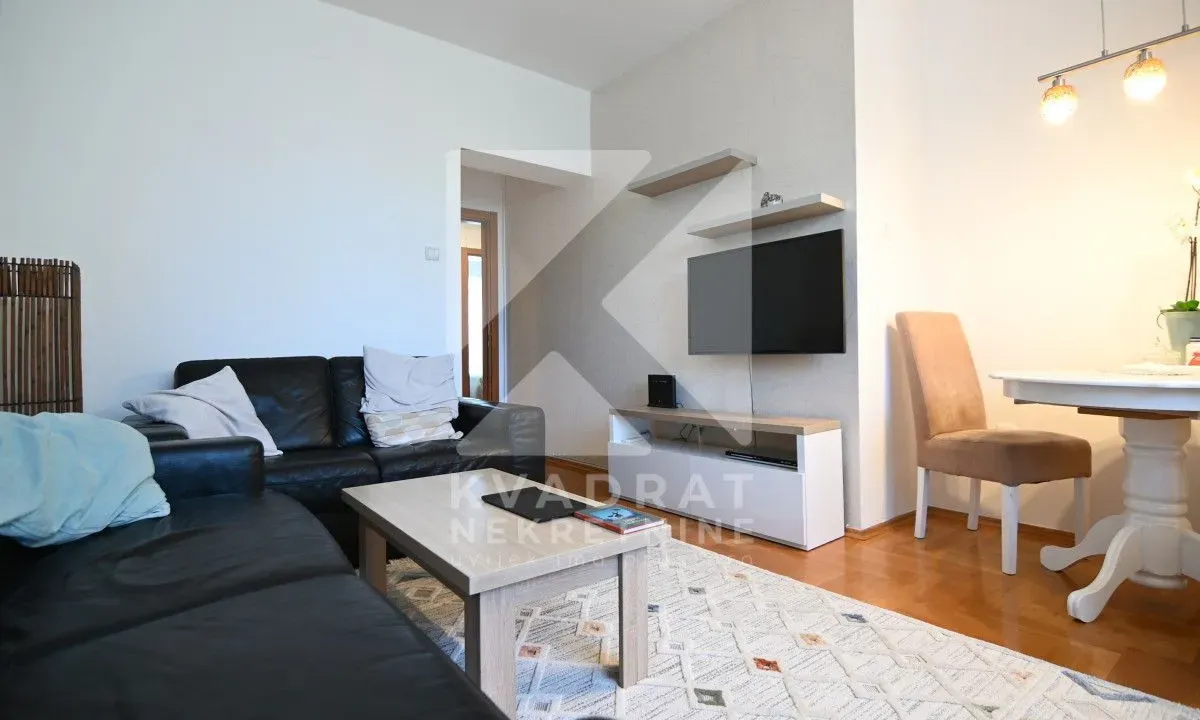 Izdavanje, dvosoban stan, 66m², Centar, Podgorica