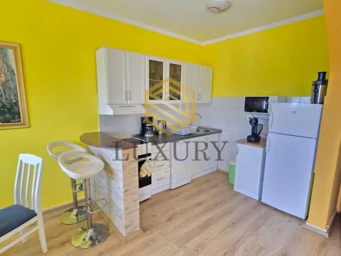 Rent, one bedroom apartment, 50m², Centar, Tivat - image 4