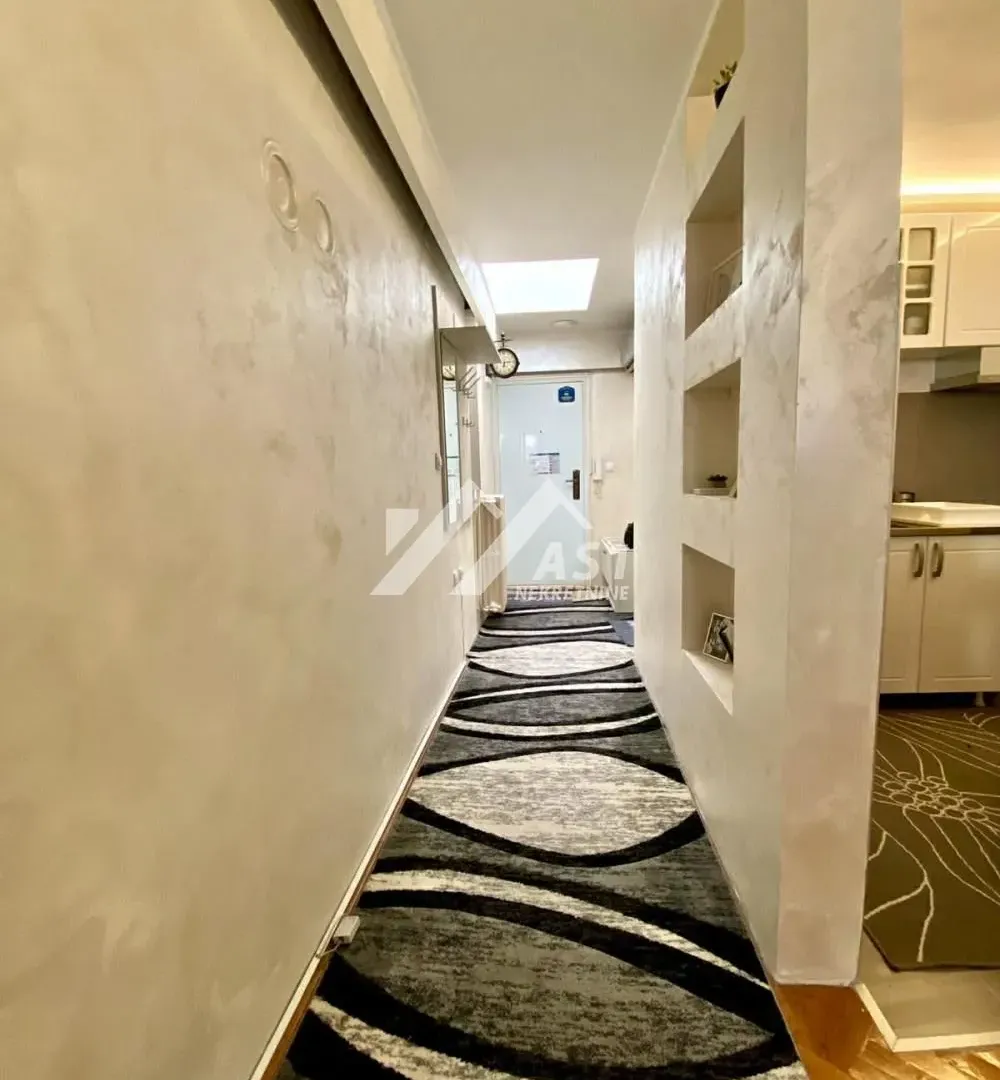 Izdavanje, jednosoban stan, 31m², Centar, Novi Sad