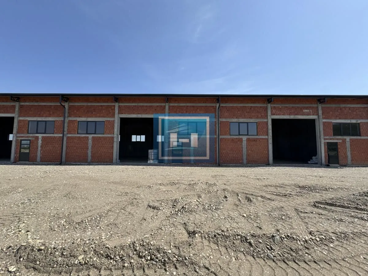 Rent, office space, 1100m², Jagodina, Srbija