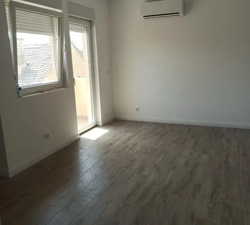 Prodaja, dvosoban stan, 44m², Zemun Sve Podlokacije, Beograd
