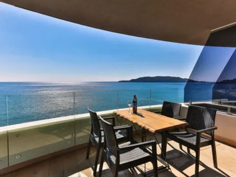 Rent, two bedroom apartment, 80m², Rafailovići, Budva - image 4