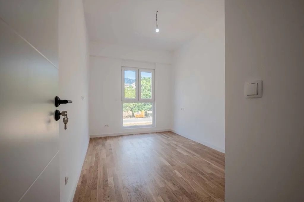 Prodaja, dvosoban stan, 65m², Centar, Bar