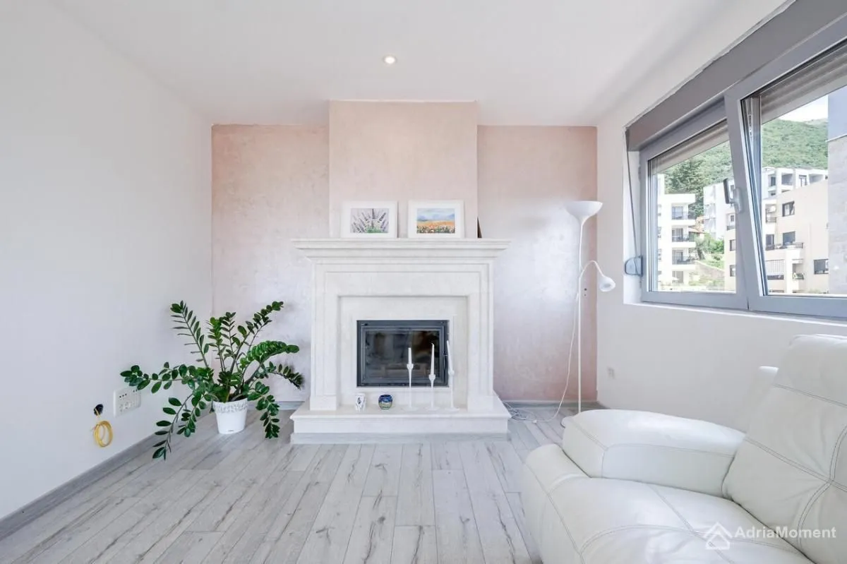 Prodaja, trosoban stan, 116m², Centar, Tivat