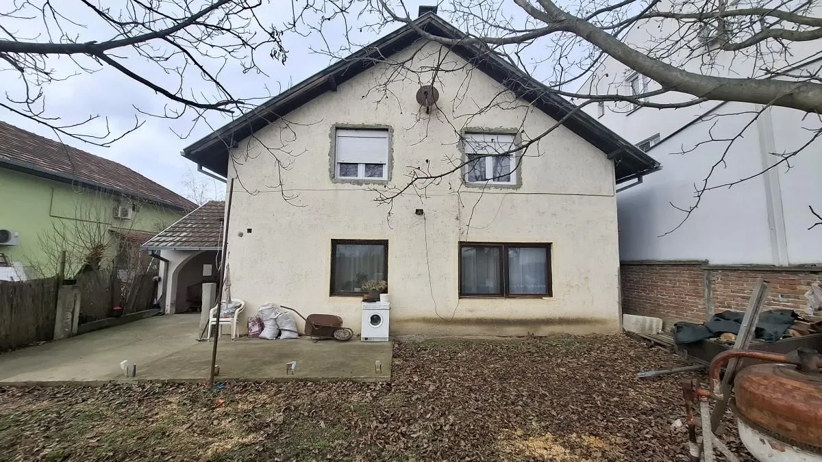 Prodaja, kuća, 270m², Adice, Novi Sad Sve Podlokacije