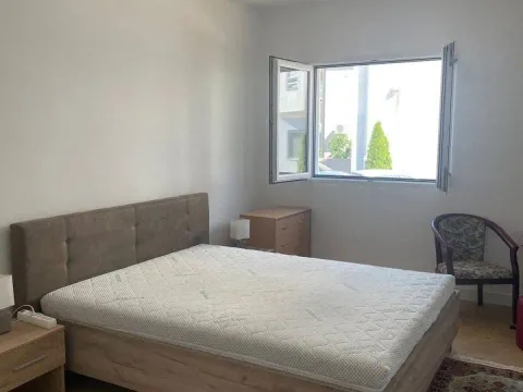 Izdavanje, trosoban stan, 87m², Seljanovo, Tivat - image 8