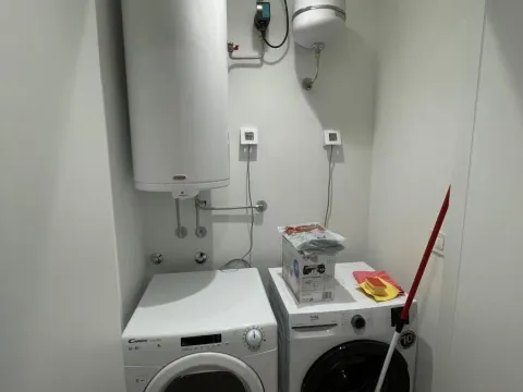 Izdavanje, trosoban stan, 80m², Savski Venac, Beograd - image 11