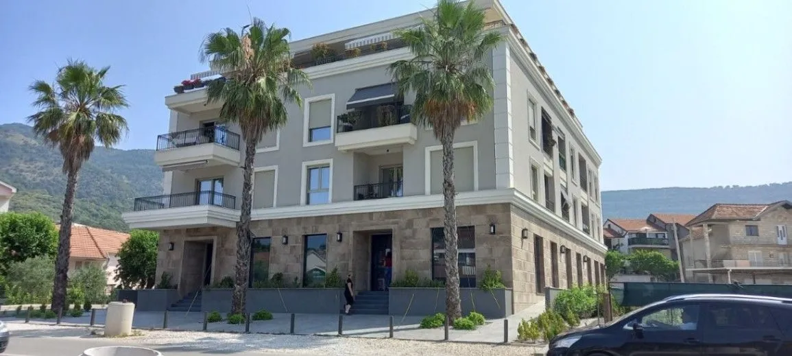 Izdavanje, dvosoban stan, 70m², Dumidran, Tivat