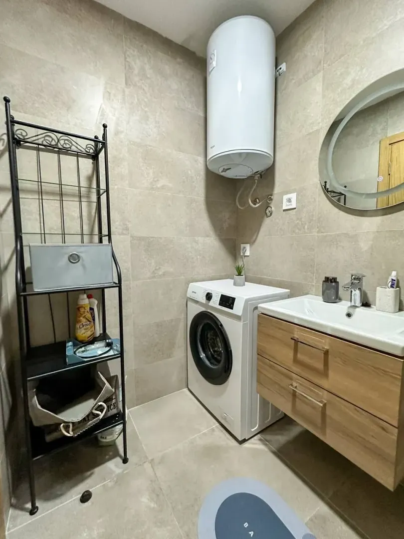 Rent, one bedroom apartment, 45m², Bečići, Budva