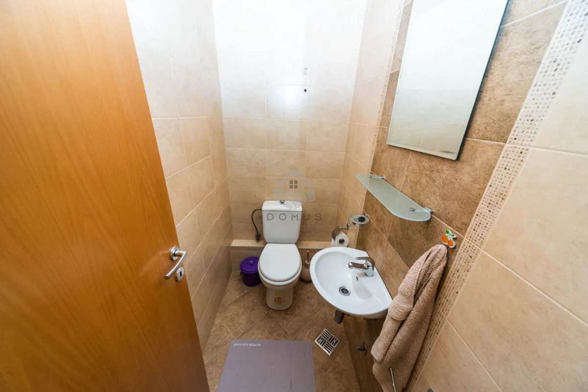 Izdavanje, dvosoban stan, 75m², Stari Aerodrom, Podgorica