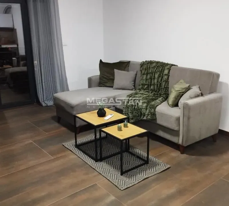 Rent, two bedroom apartment, 70m², Pančevo, Srbija