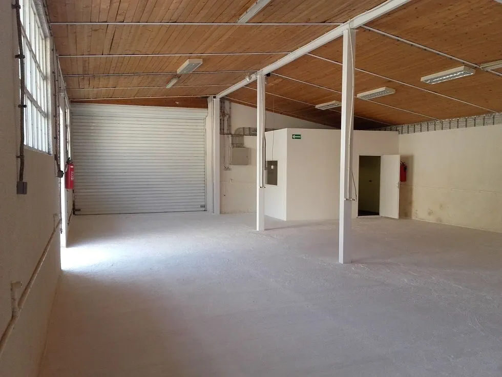 Rent, office space, 140m², Rakovica, Beograd