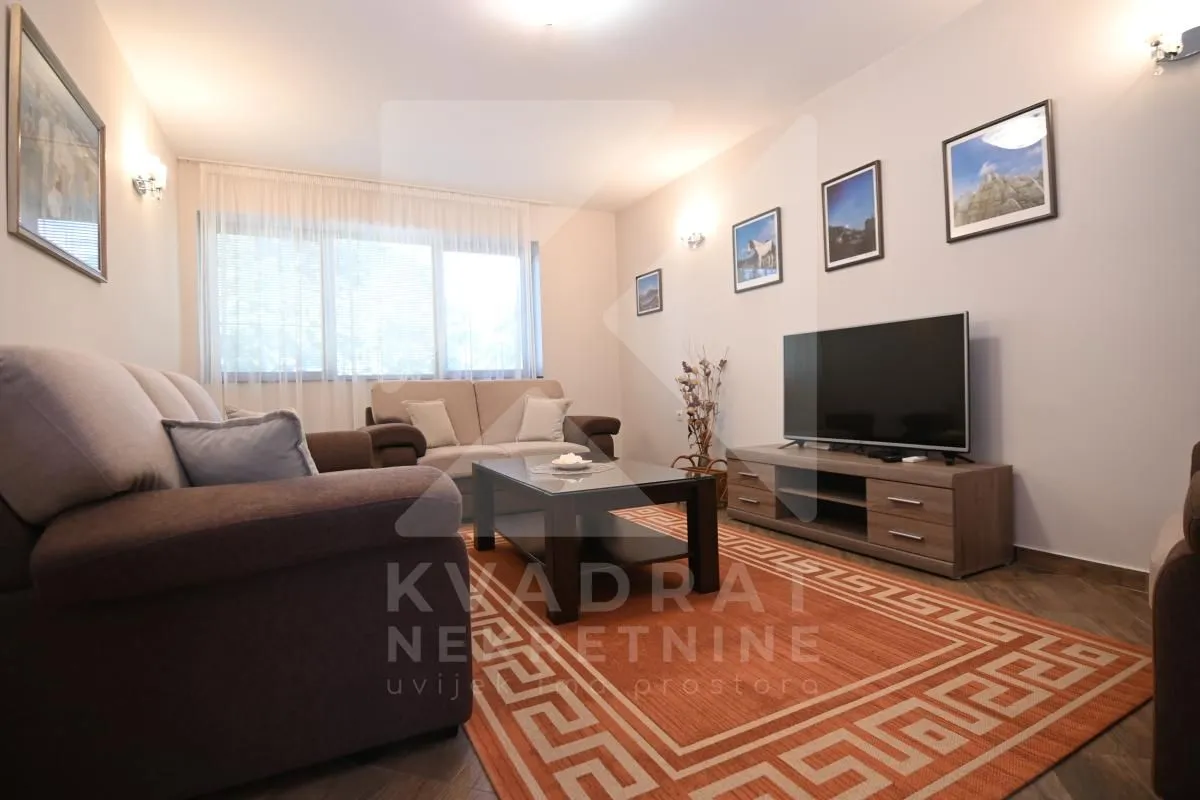 Izdavanje, jednosoban stan, 60m², Gorica C, Podgorica