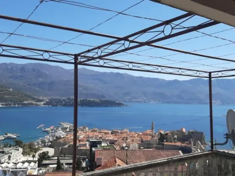 Prodaja, kuća, 500m², Budva, Crna Gora - image 1